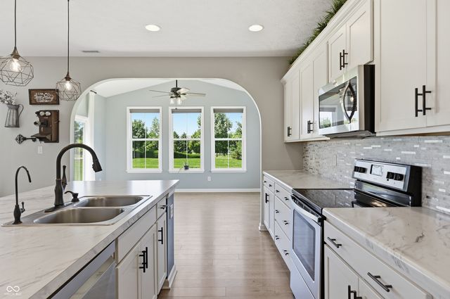 882 Oaklawn Drive, Westfield, IN 46074