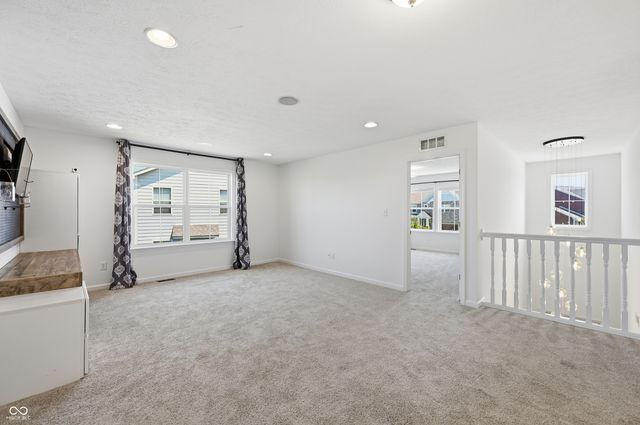 882 Oaklawn Drive, Westfield, IN 46074