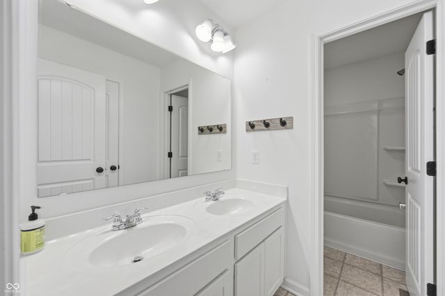 882 Oaklawn Drive, Westfield, IN 46074