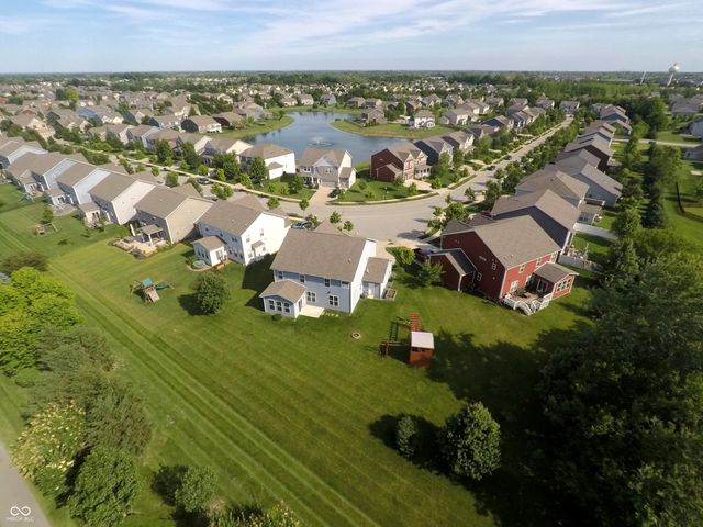 882 Oaklawn Drive, Westfield, IN 46074