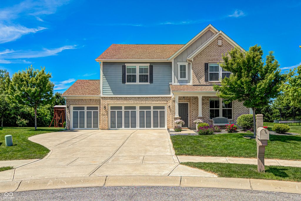 882 Oaklawn Drive, Westfield, IN 46074