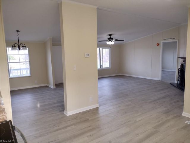 125 Breezyridge Way, Mount Airy, NC 27030