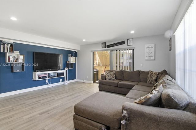 2882 Coral Springs Dr 2882, Coral Springs, FL 33065