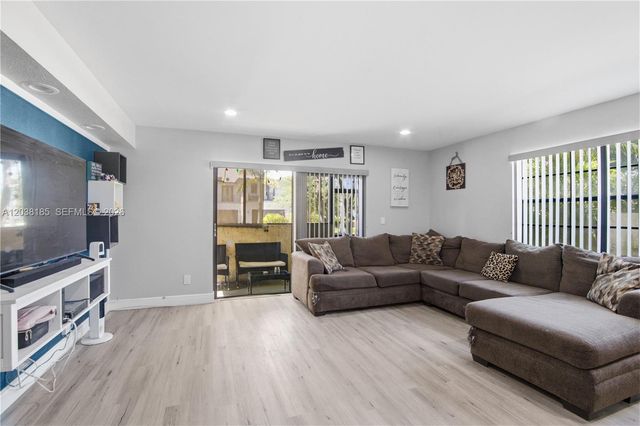 2882 Coral Springs Dr 2882, Coral Springs, FL 33065