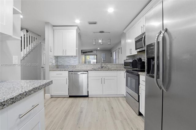 2882 Coral Springs Dr 2882, Coral Springs, FL 33065
