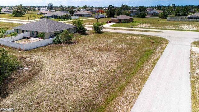 1747 Diplomat PKWY W, Cape Coral, FL 33993