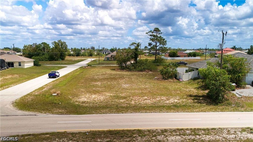 1747 Diplomat PKWY W, Cape Coral, FL 33993