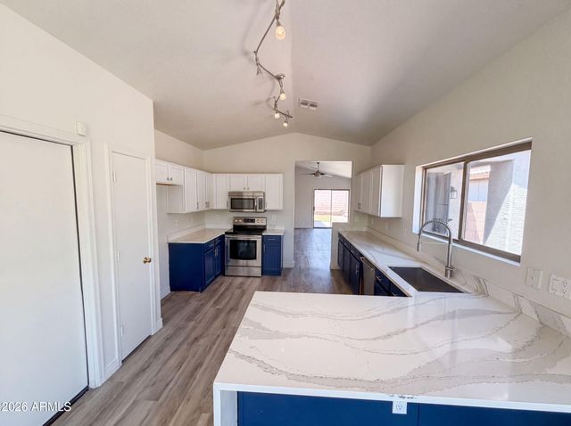 3428 W VIA DEL SOL Drive, Phoenix, AZ 85027