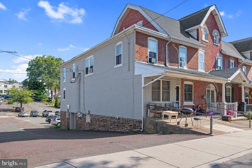 10 HILLSIDE AVE, SOUDERTON, PA 18964 — photo 4