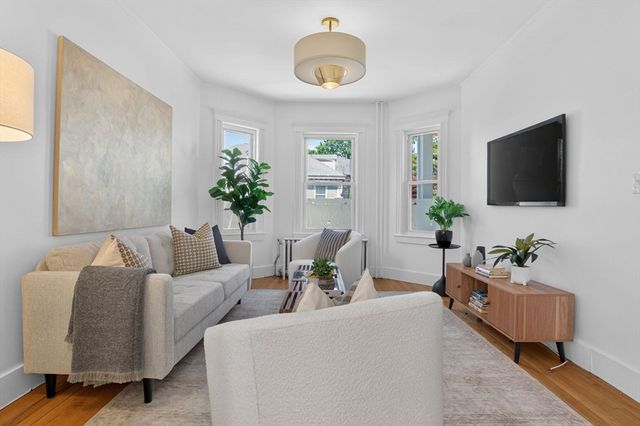 83 Glen Rd 2, Boston, MA 02130