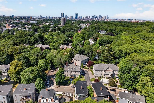 83 Glen Rd 2, Boston, MA 02130