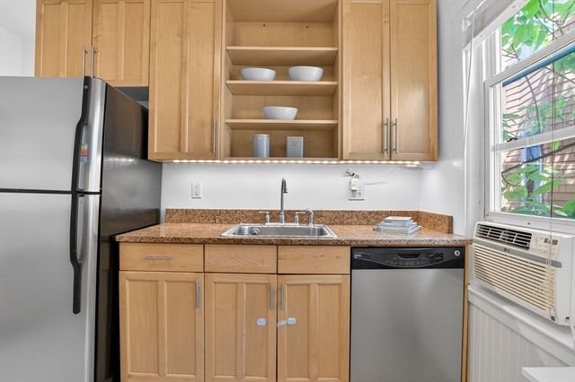83 Glen Rd 2, Boston, MA 02130