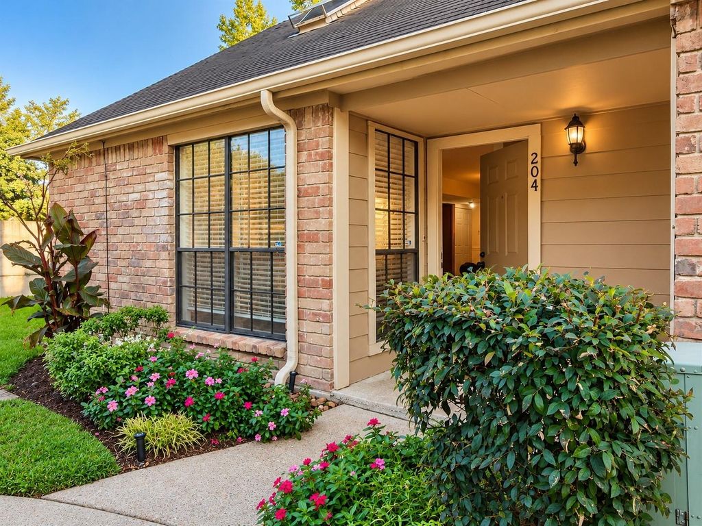 6700 Richardson Road 204, Houston, TX 77069