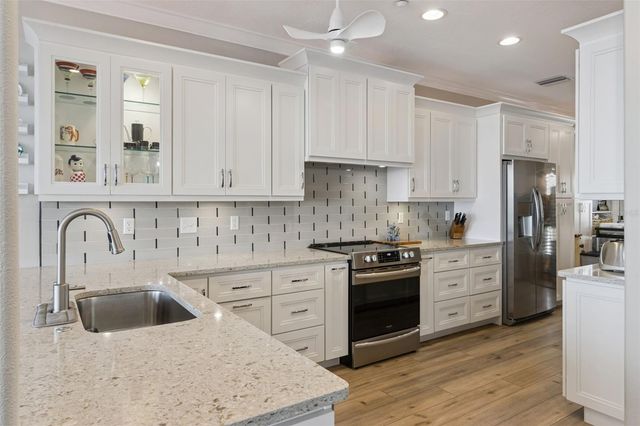 137 BRENT CIRCLE, Oldsmar, FL 34677