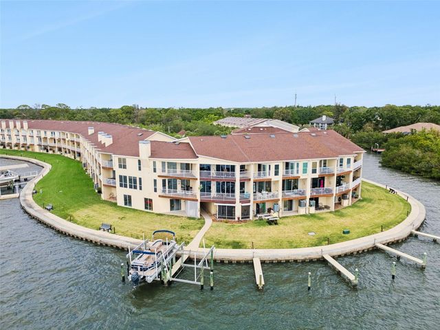 137 BRENT CIRCLE, Oldsmar, FL 34677