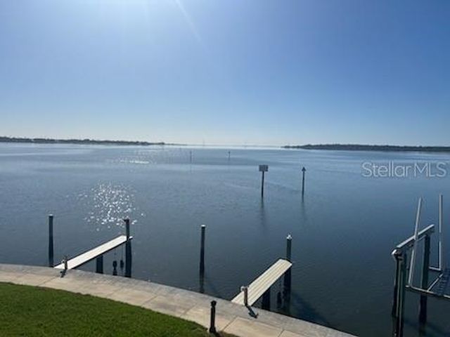137 BRENT CIRCLE, Oldsmar, FL 34677