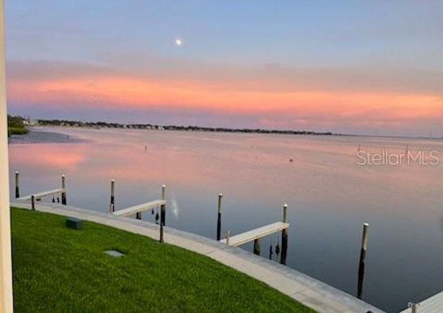 137 BRENT CIRCLE, Oldsmar, FL 34677
