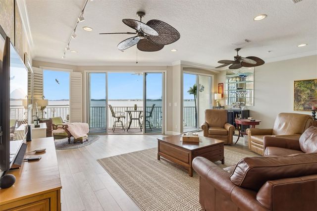 137 BRENT CIRCLE, Oldsmar, FL 34677