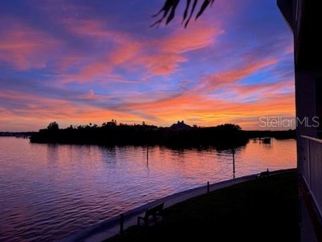 137 BRENT CIRCLE, Oldsmar, FL 34677