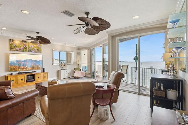 137 BRENT CIRCLE, Oldsmar, FL 34677