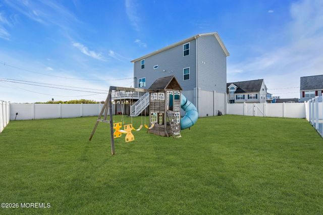 607 Bay Avenue, Union Beach, NJ 07735
