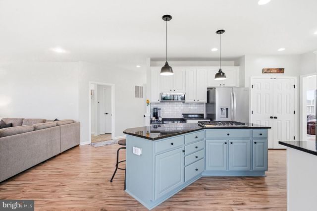 207 DILLONS LN, Mullica Hill, NJ 08062