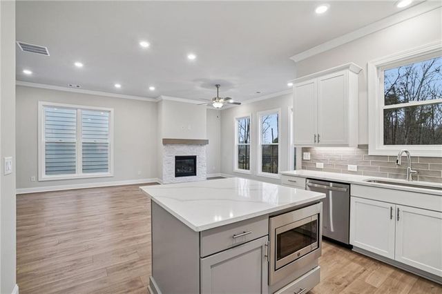 581 Beechwood Way, Hoschton, GA 30548