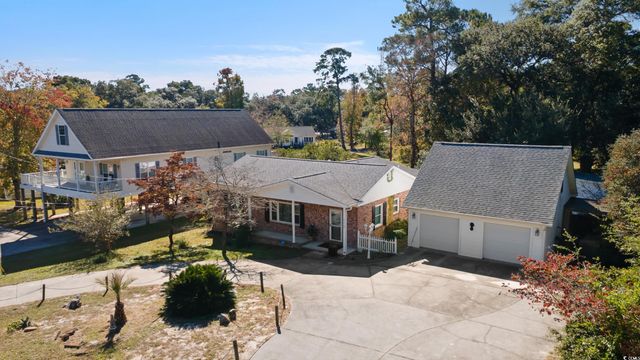 4406 Lakeside Dr., Little River, SC 29566