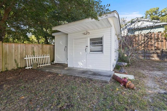 4406 Lakeside Dr., Little River, SC 29566