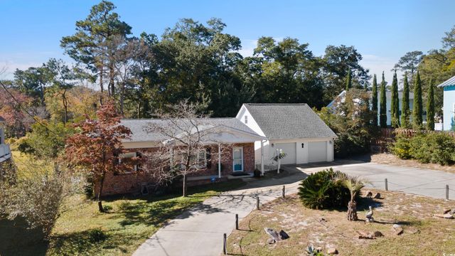 4406 Lakeside Dr., Little River, SC 29566