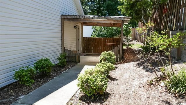 4406 Lakeside Dr., Little River, SC 29566