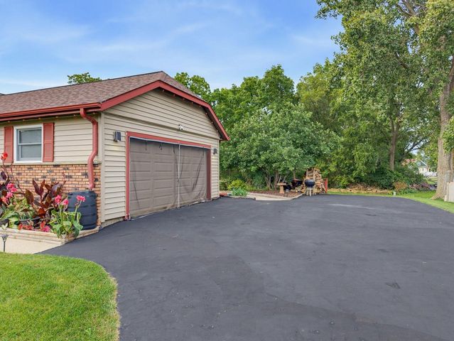 5538 Sandy LANE, Mount Pleasant, WI 53406