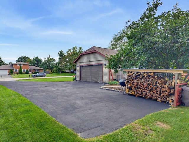 5538 Sandy LANE, Mount Pleasant, WI 53406