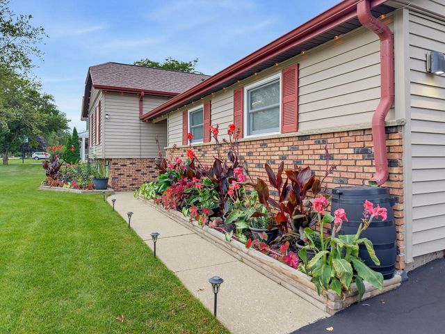 5538 Sandy LANE, Mount Pleasant, WI 53406