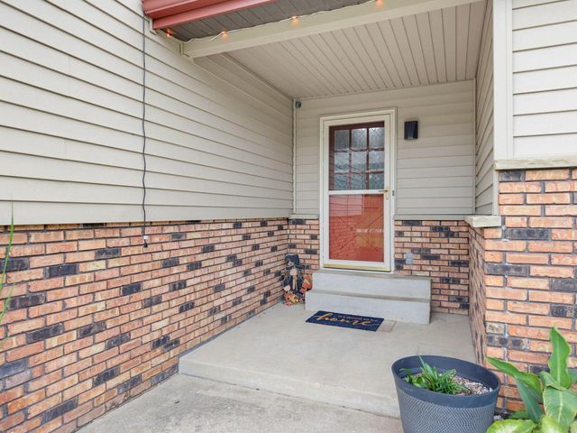 5538 Sandy LANE, Mount Pleasant, WI 53406