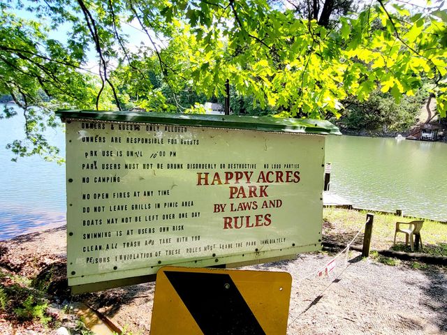 1652 Happy Acres DR, Moneta, VA 24121