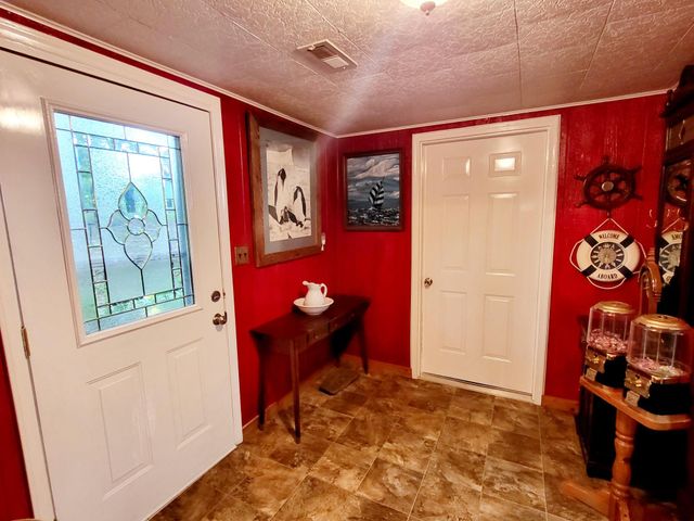 1652 Happy Acres DR, Moneta, VA 24121