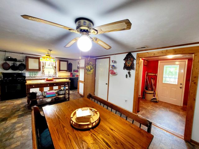 1652 Happy Acres DR, Moneta, VA 24121