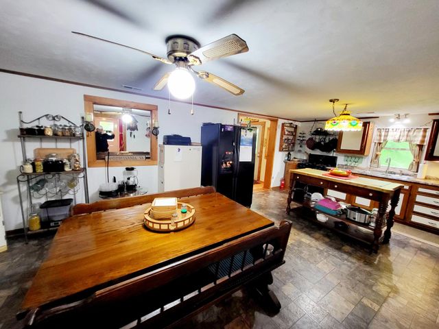 1652 Happy Acres DR, Moneta, VA 24121