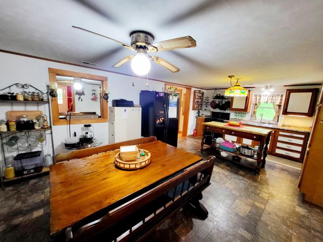 1652 Happy Acres DR, Moneta, VA 24121