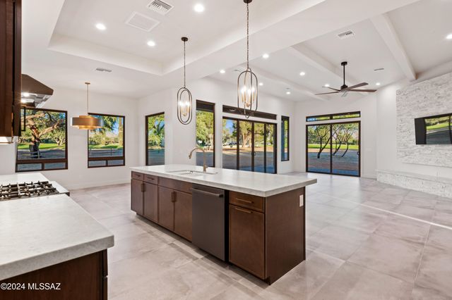 2320 N Soldier Trail, Tucson, AZ 85749