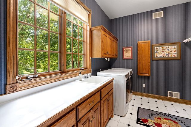 2828 Burnham Boulevard, Minneapolis, MN 55416