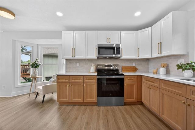 608 SW Montgomery Street, Lee's Summit, MO 64081