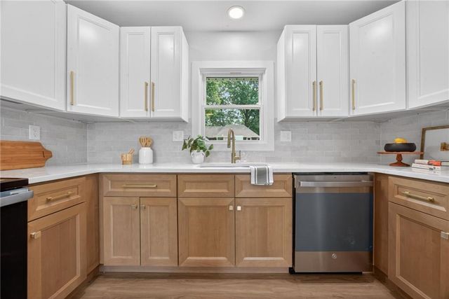 608 SW Montgomery Street, Lee's Summit, MO 64081