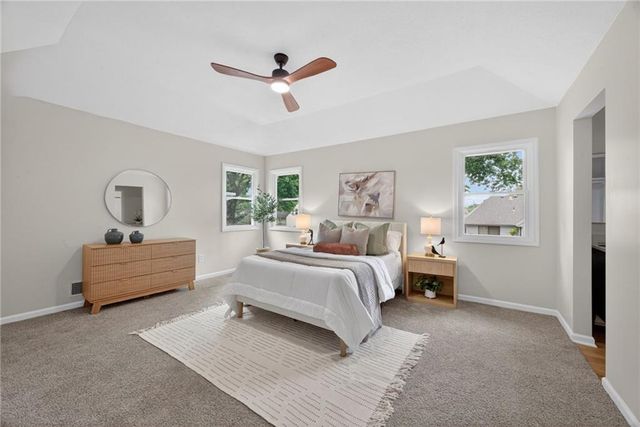 608 SW Montgomery Street, Lee's Summit, MO 64081