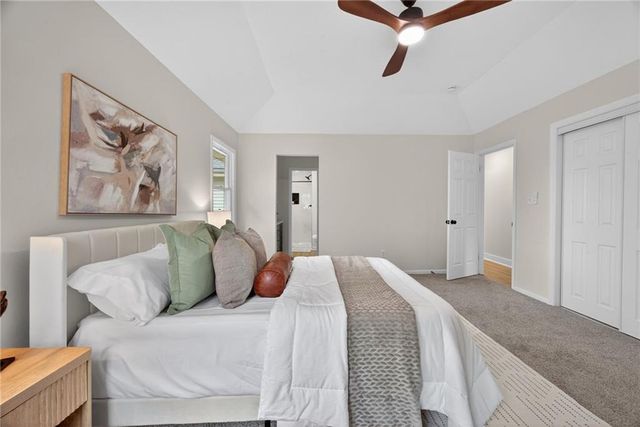 608 SW Montgomery Street, Lee's Summit, MO 64081