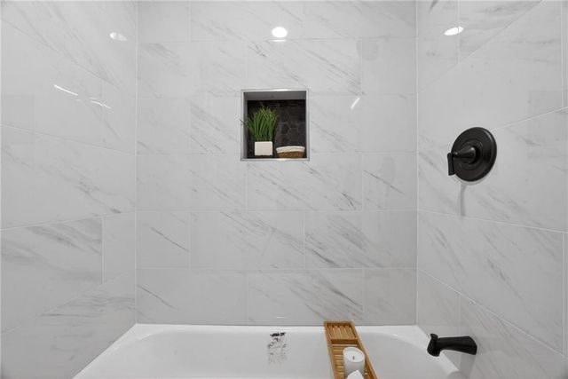 608 SW Montgomery Street, Lee's Summit, MO 64081