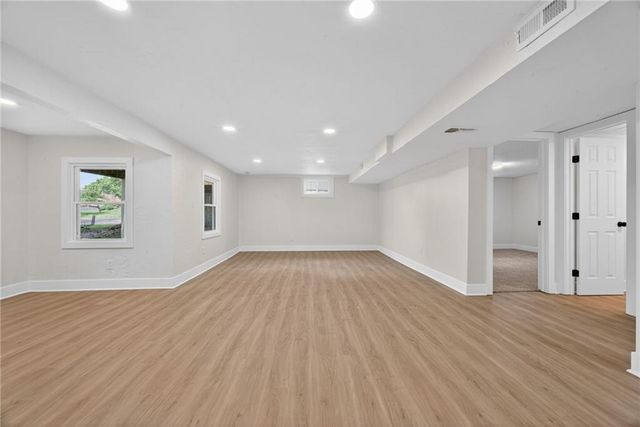 608 SW Montgomery Street, Lee's Summit, MO 64081