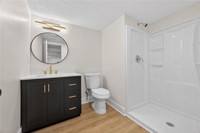 608 SW Montgomery Street, Lee's Summit, MO 64081