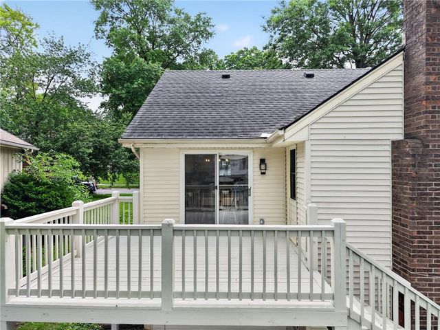 608 SW Montgomery Street, Lee's Summit, MO 64081